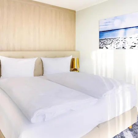 In The Marem Ritz Marina Waren An Der M Ritz